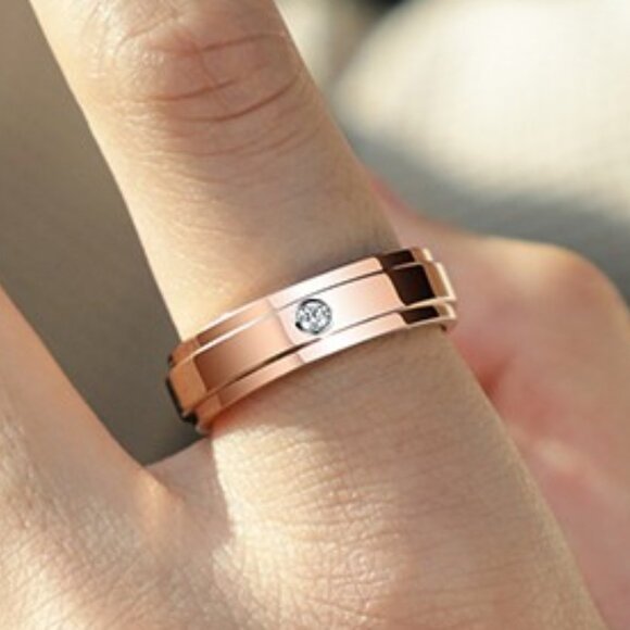 NWT Rose Gold Rotatable Ring SZ 10 - IN BOX! - Picture 1 of 6